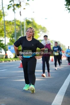 Runner Photo 1576905