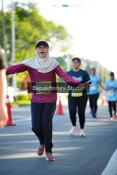 Runner Photo 1577546