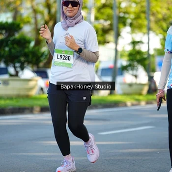 Runner Photo 1577689