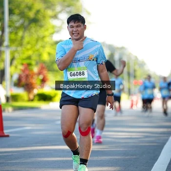 Runner Photo 1577871