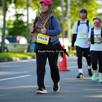 Runner Photo 1579947