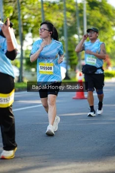 Runner Photo 1580048