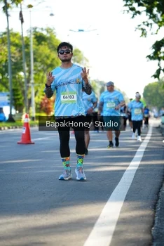 Runner Photo 1581135
