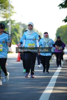 Runner Photo 1581529