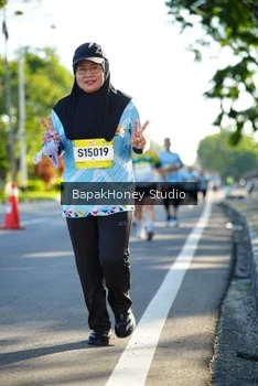 Runner Photo 1581572