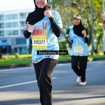 Runner Photo 1581713
