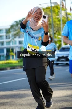Runner Photo 1581729
