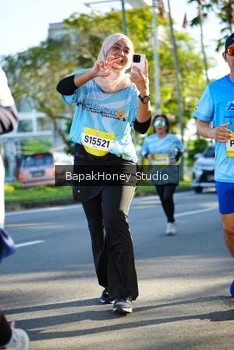 Runner Photo 1581738