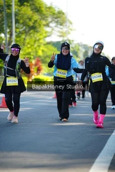 Runner Photo 1582165