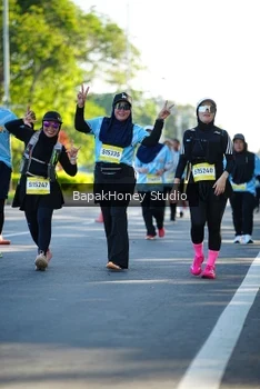 Runner Photo 1582180