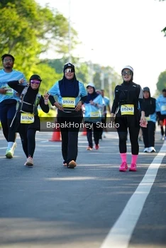 Runner Photo 1582195
