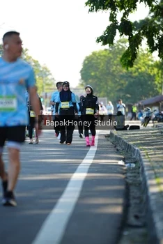 Runner Photo 1582225