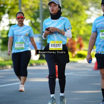 Runner Photo 1582543