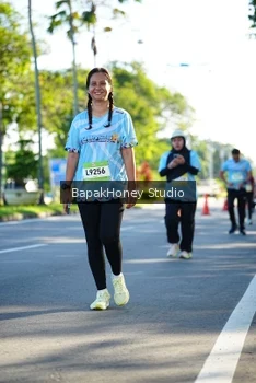 Runner Photo 1582678
