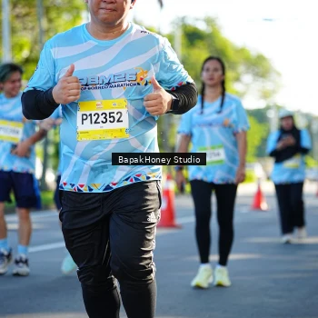 Runner Photo 1582692