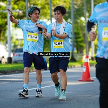 Runner Photo 1582698