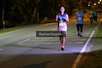 Runner Photo 1583352