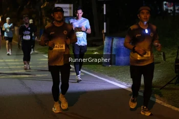 Runner Photo 1583415