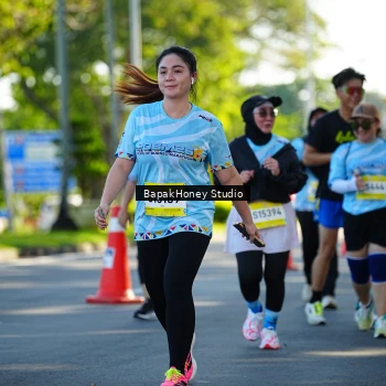 Runner Photo 1583999