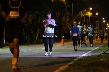 Runner Photo 1584028