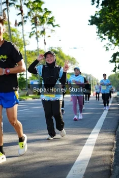 Runner Photo 1584044