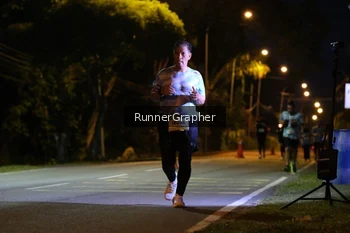 Runner Photo 1584051