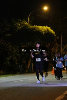 Runner Photo 1584065