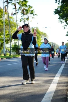 Runner Photo 1584070