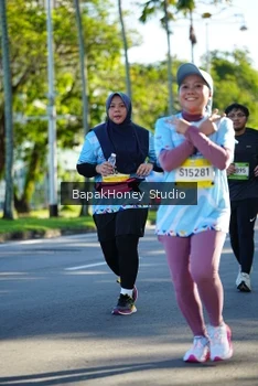 Runner Photo 1584077