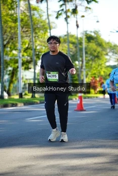 Runner Photo 1584082
