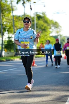 Runner Photo 1584093