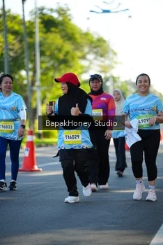 Runner Photo 1584094