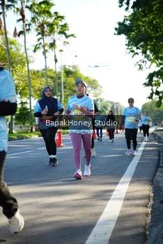 Runner Photo 1584097