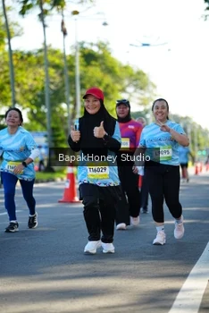 Runner Photo 1584100
