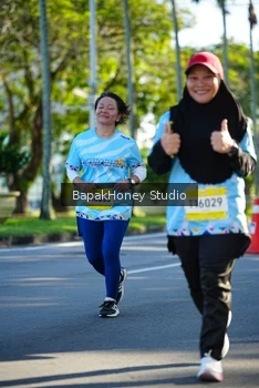 Runner Photo 1584111