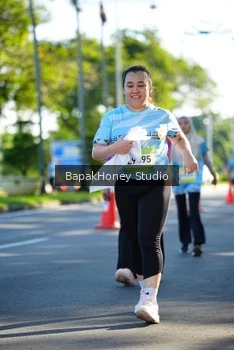 Runner Photo 1584113