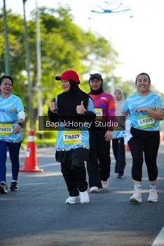 Runner Photo 1584119