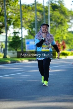 Runner Photo 1584141