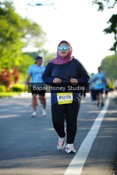 Runner Photo 1584152