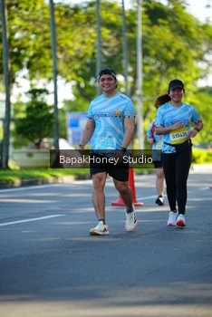 Runner Photo 1584169