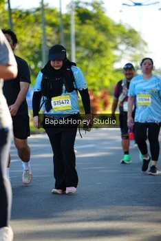 Runner Photo 1584197