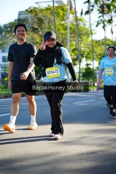 Runner Photo 1584205