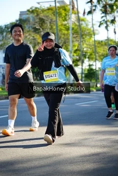 Runner Photo 1584206