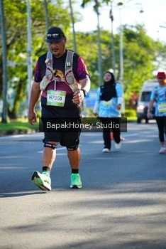 Runner Photo 1584223