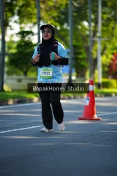 Runner Photo 1584234
