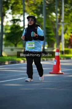 Runner Photo 1584235