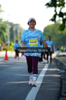 Runner Photo 1584238