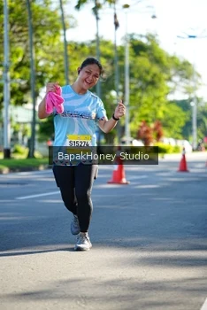 Runner Photo 1584263