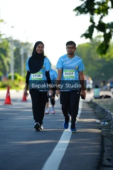 Runner Photo 1584270