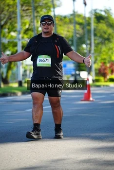 Runner Photo 1584327